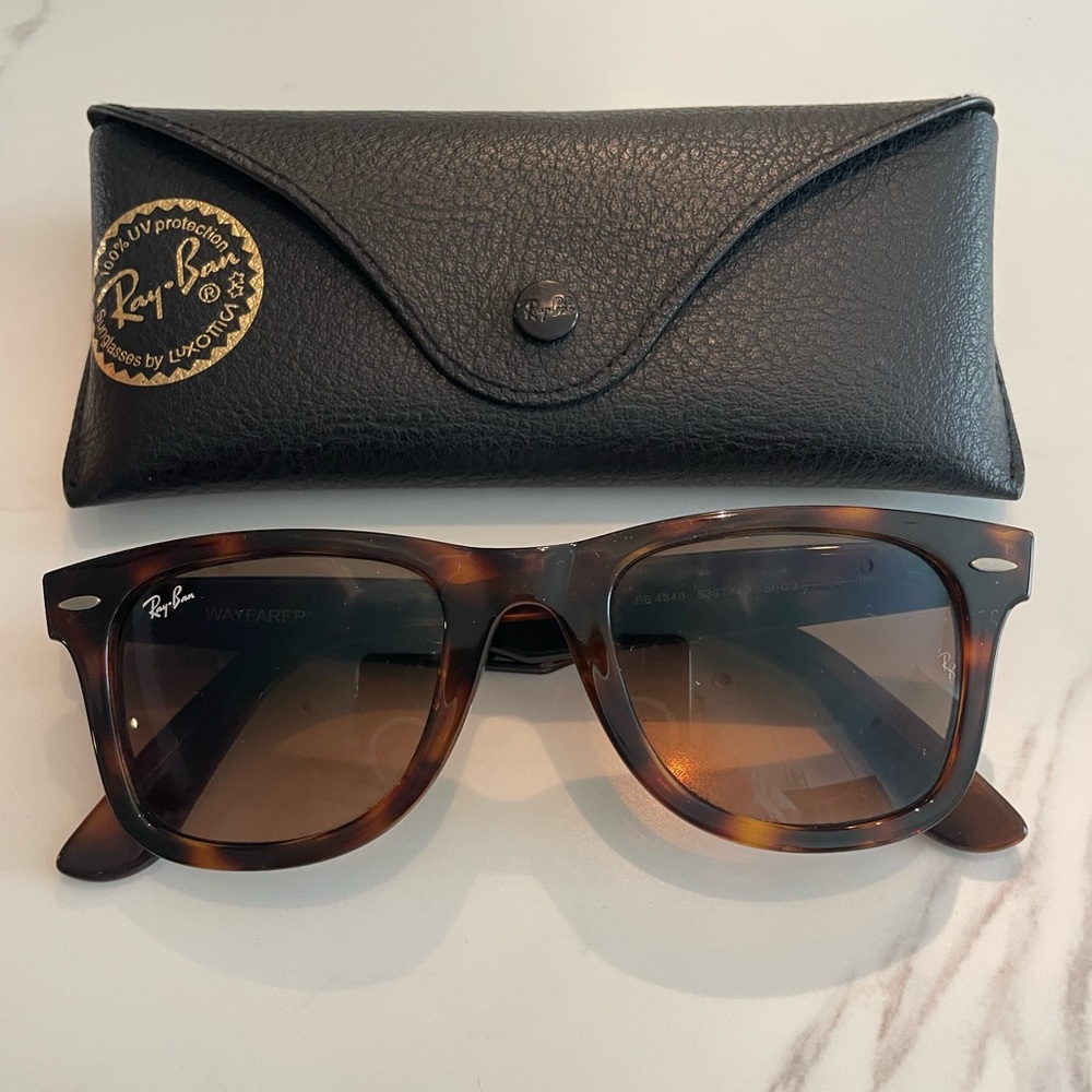 Women’s Ray-ban Wayfarer Sunglasses